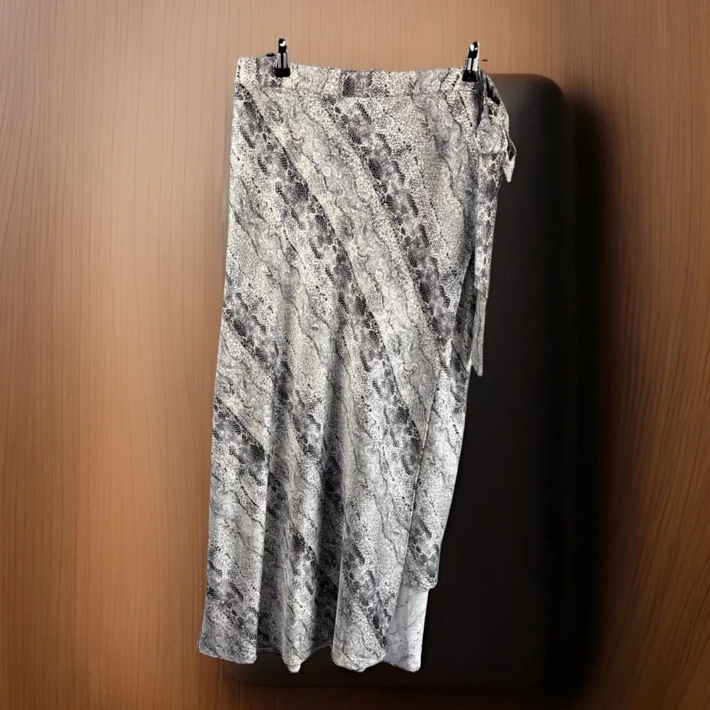 Y2K Vintage The Limited Maxi‎ Skirt 14 Snake Print Black White Wrap Silky Witchy
